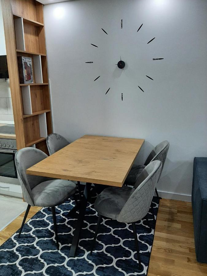 Apartman,,Kul"Life Lukavica ภายนอก รูปภาพ